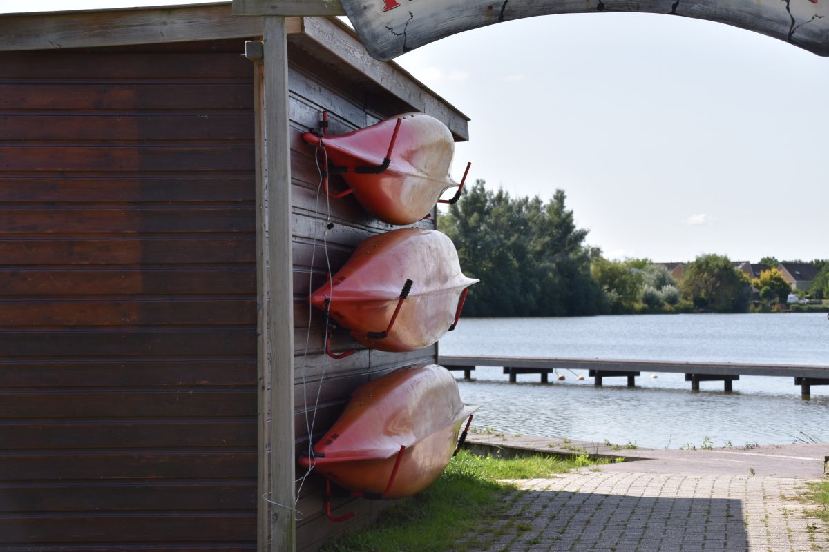 Kleine rietplas, Meren